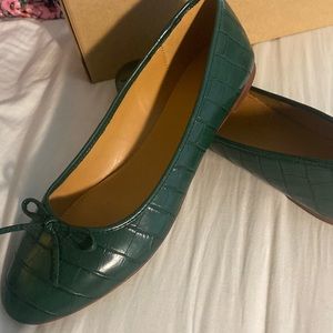 JCrew green embossed  ballet flat size 10